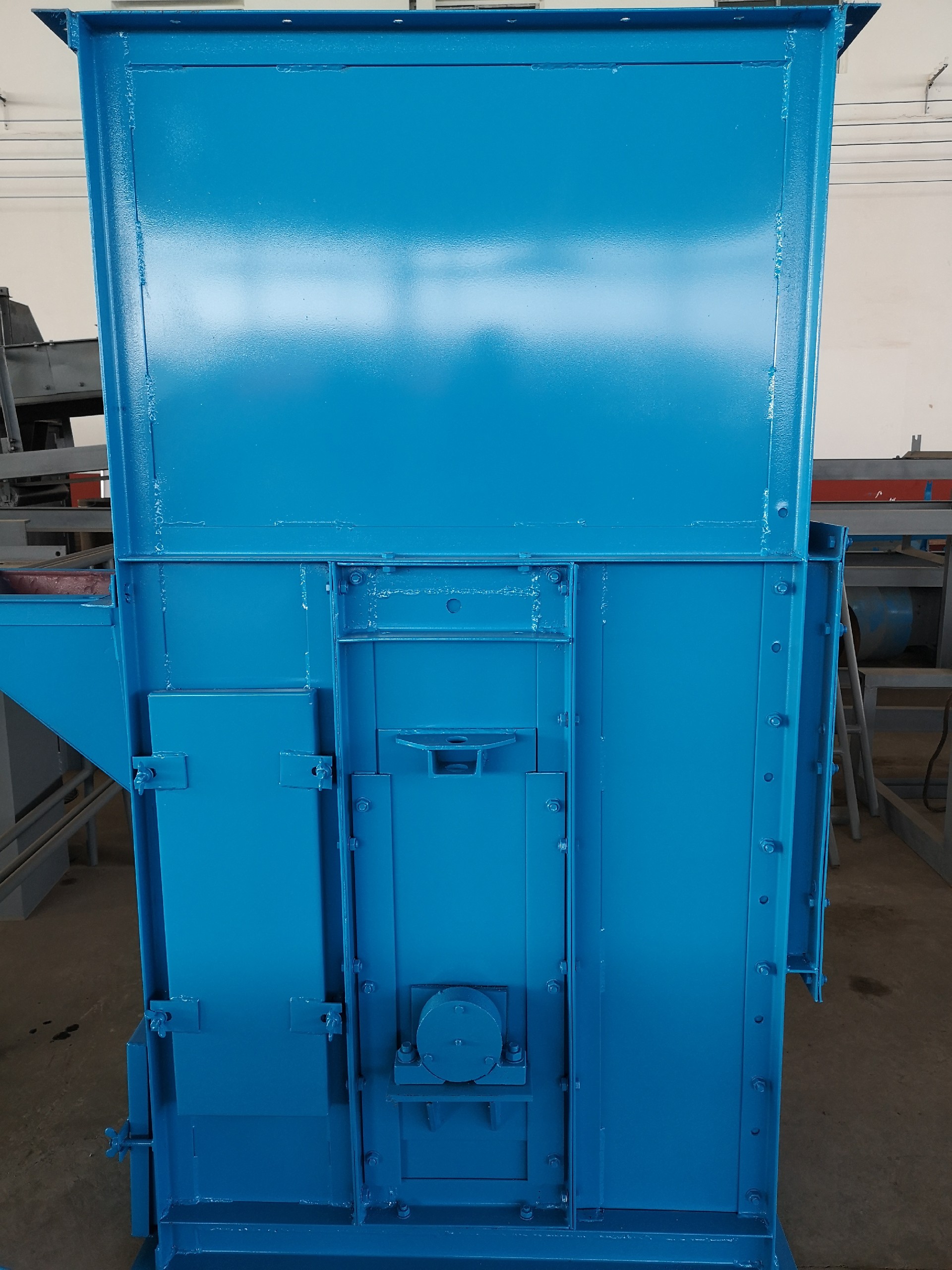 藍色灰色款環鏈斗式提升機展示圖