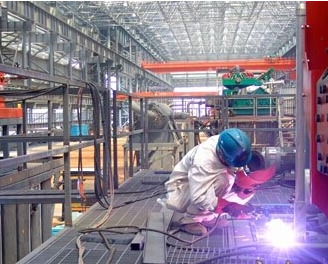 鍍鋅鋼格柵板與鋼梁焊接對鋼梁穩定性的影響